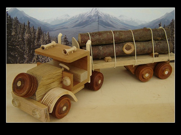 Handmade Creative Wood Decorations and Toys by Jeff Parsonson.