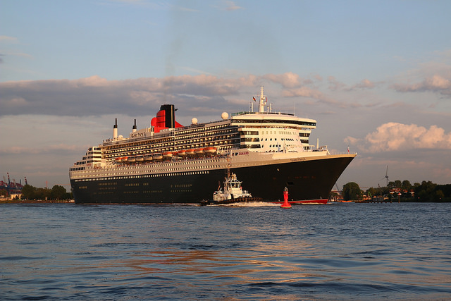 Queen Mary 2 - image by <a href="https://www.flickr.com/photos/23267638@N06/14171690347">Lutz</a> via Flickr.