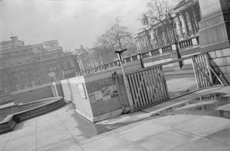 A view of the surface shelters in Trafalgar Square, London. <a href="http://iwm.org.uk/collections/item/object/205198130"> © IWM (D 2775) </a>