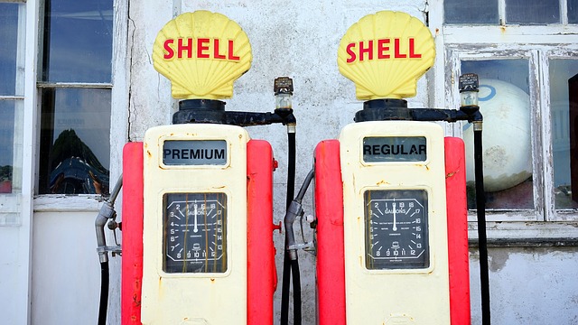 Old style Shell Petrol Pumps - image via Pixabay