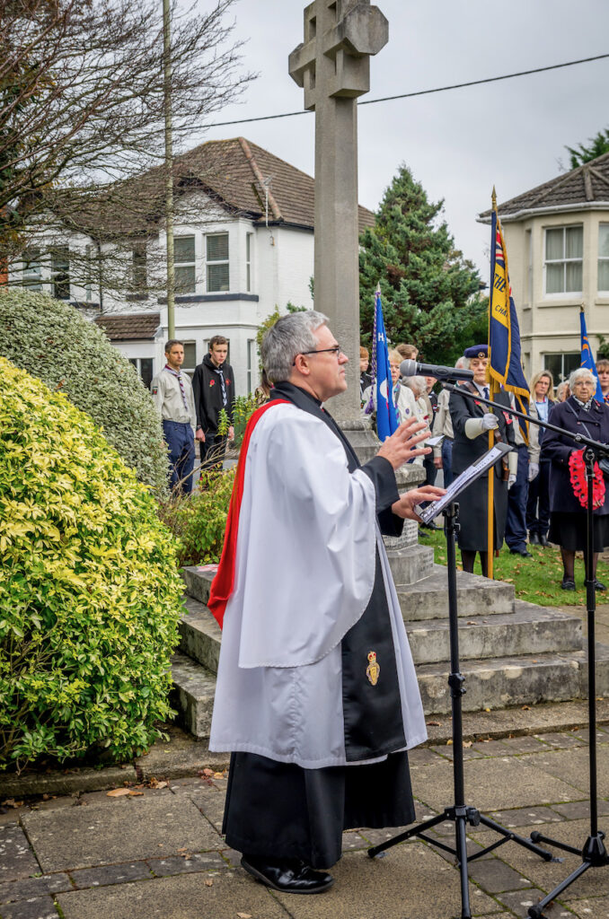 The Rev’d Ian Bird (Vicar). Chandler’s Ford War Memorial. Remembrance Sunday 2021, Chandler’s Ford, Eastleigh. Image credit: Debbie Pearce Photography.