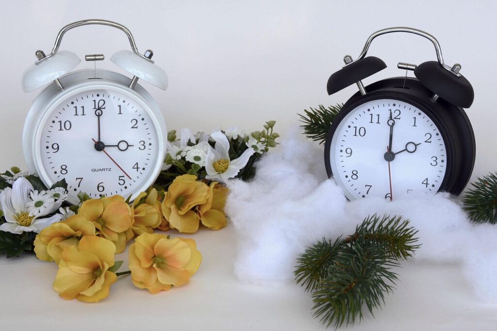 clock time change Image by Annette from Pixabay